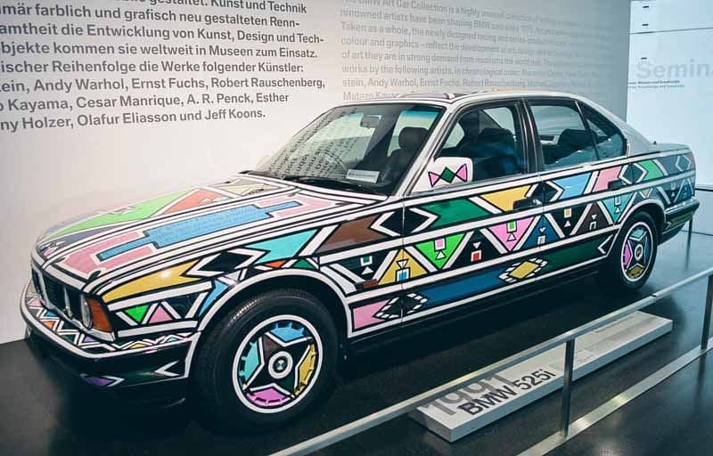 Voiture Esther Mahlangu